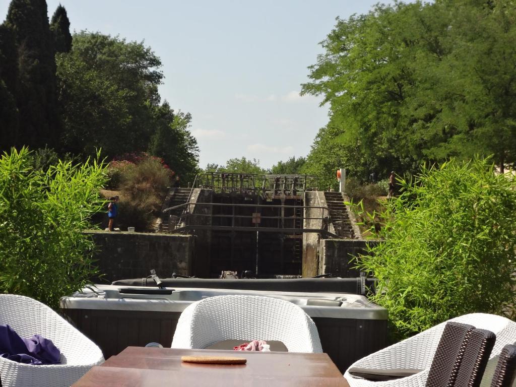 Bed and breakfast Péniche D'hôtes Mirage Carcasona